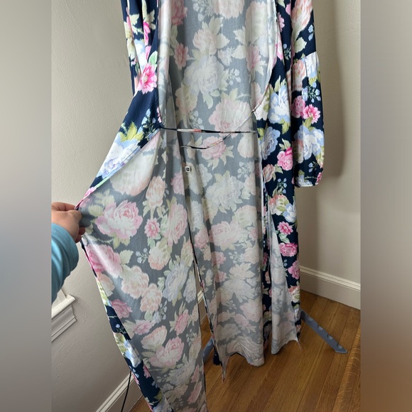 NWOT MAAJI MIDNIGHT GARDEN LONG SLEEVES COVER-UP WRAP DRESS - Picture 9 of 10